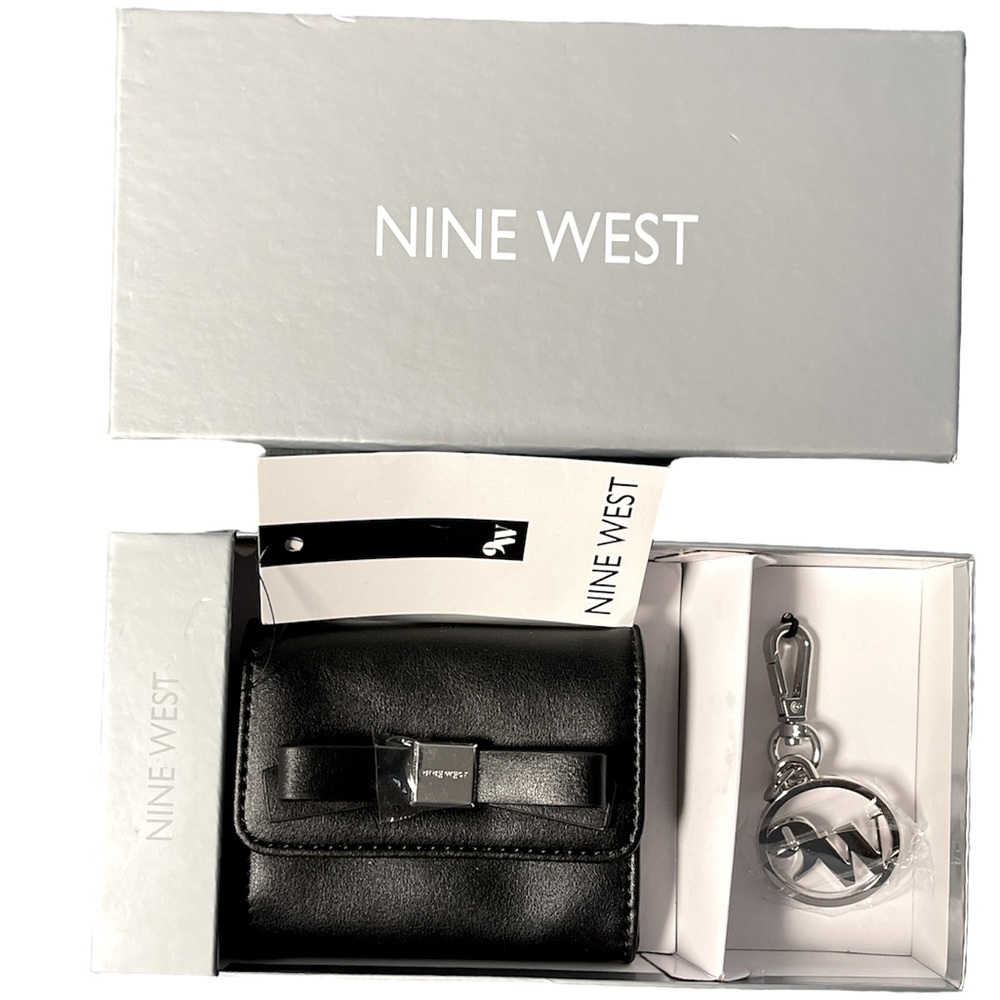 Nine West mini Black wallet and silver keychain New in gift box with tag